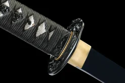 Alternative view of Crimson Phantom - Handgesmeed Katana van Koolstofstaal