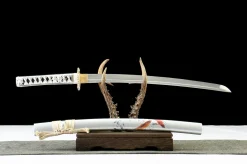 Alternative view of Koi Wakizashi - Handgesmeed Wakizashi van 1065 koolstofstaal